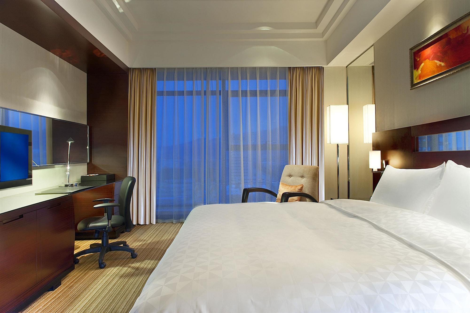 Ramada Plaza Lianyungang Hotel Екстериор снимка